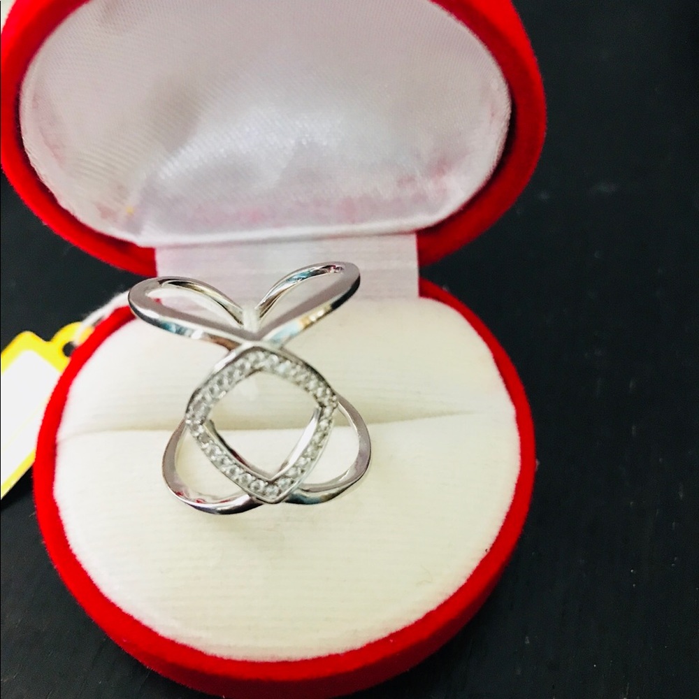 Cubic zirconia sterling silver 925 size 6 new